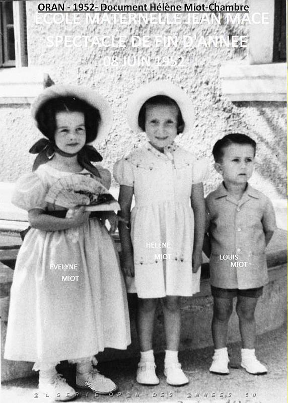 Oran- SDV- 7057- 1952 MATERNELLE JEAN MACE FETE FIN DANNEE SCOLAIRE -.JPG